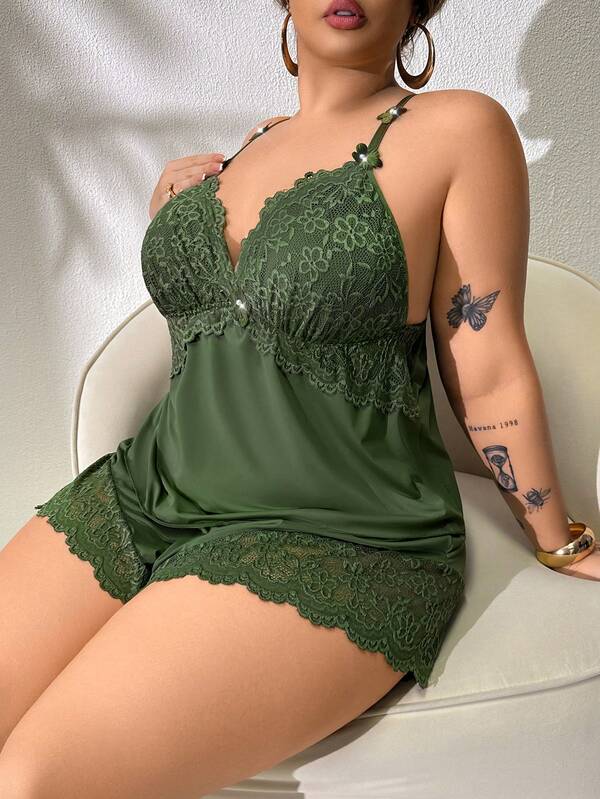 Women’s Plus Size Lace Cami & Shorts Pyjama Set